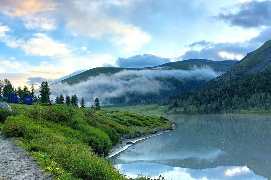 Поход на Алтай. Гора Белуха и Кучерлинские озера. Без рюкзаков.