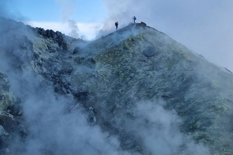 Авачинский перевал с ночевкой: гора Верблюд и восхождение на вулкан