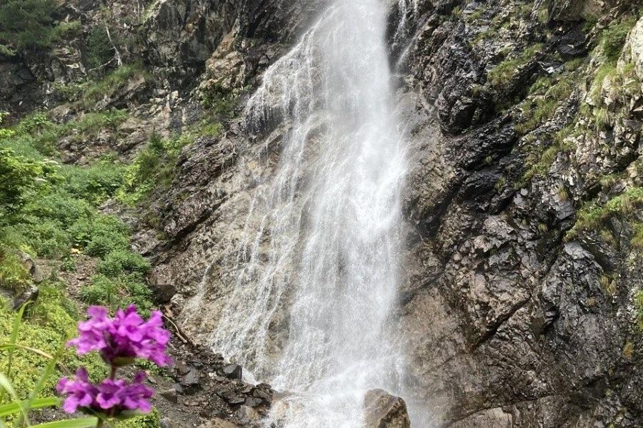 К ледникам и водопадам в горах Осетии. Активный отдых