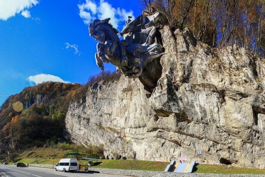 К ледникам и водопадам в горах Осетии. Активный отдых