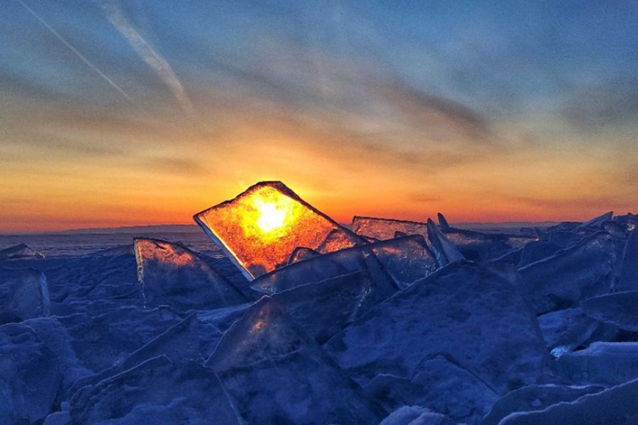 Зимний лед Байкала. Проживание на турбазе